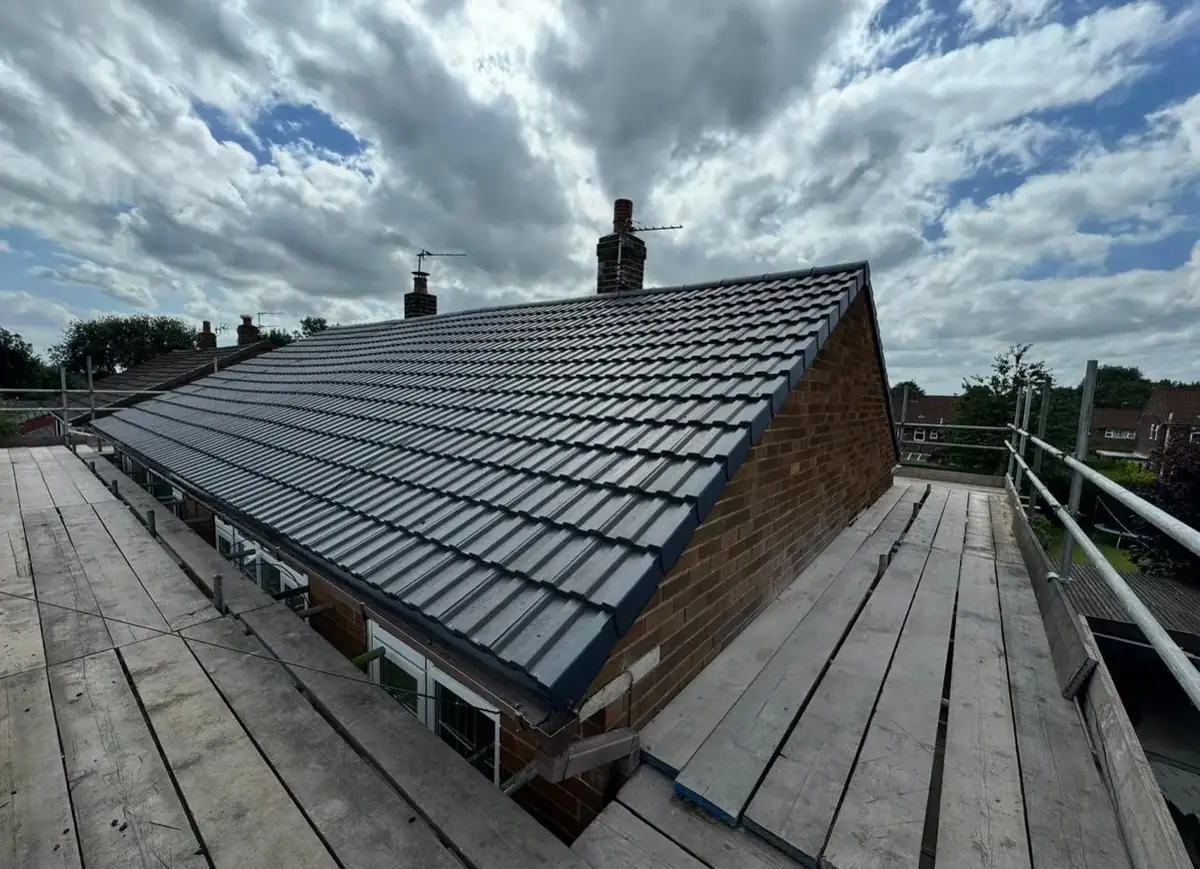 A terrace re-roofed in tile: new tiles on